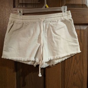 Off white shorts with drawstring and pockets